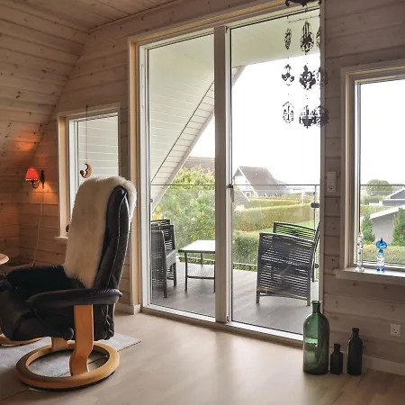 Vakantiehuis Three-bedroom Holiday In