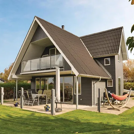 Three-bedroom Holiday In *