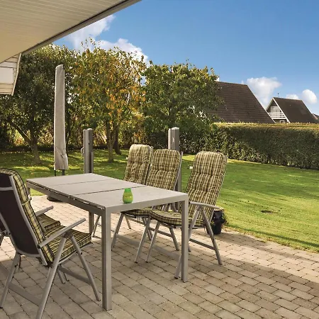 Three-bedroom Holiday In * Assens